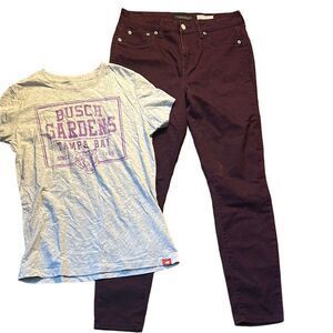 Gray Graphic T-Shirt and Purple Jeans Set box 4